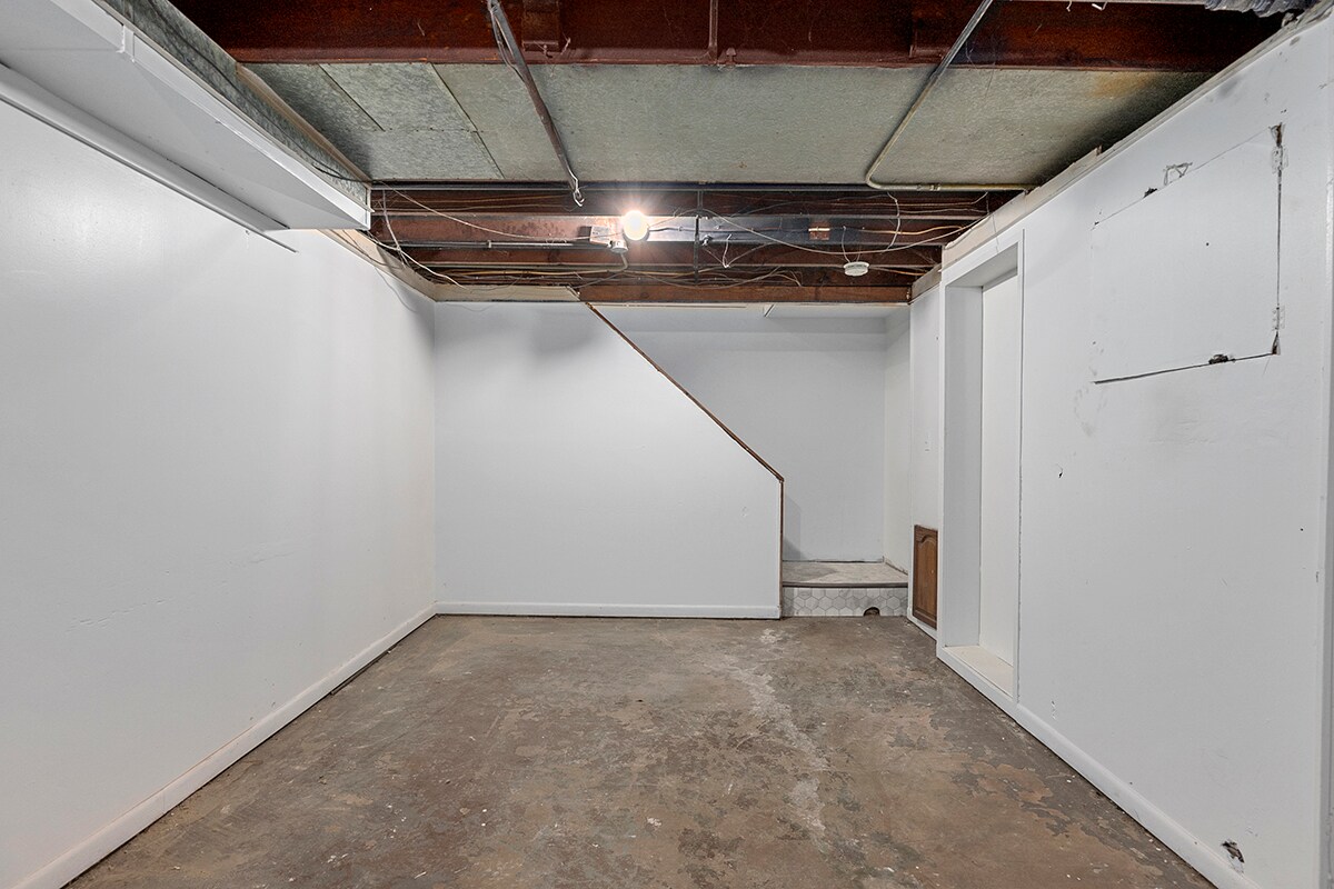 Building Photo - 2041 Francis Ave SE