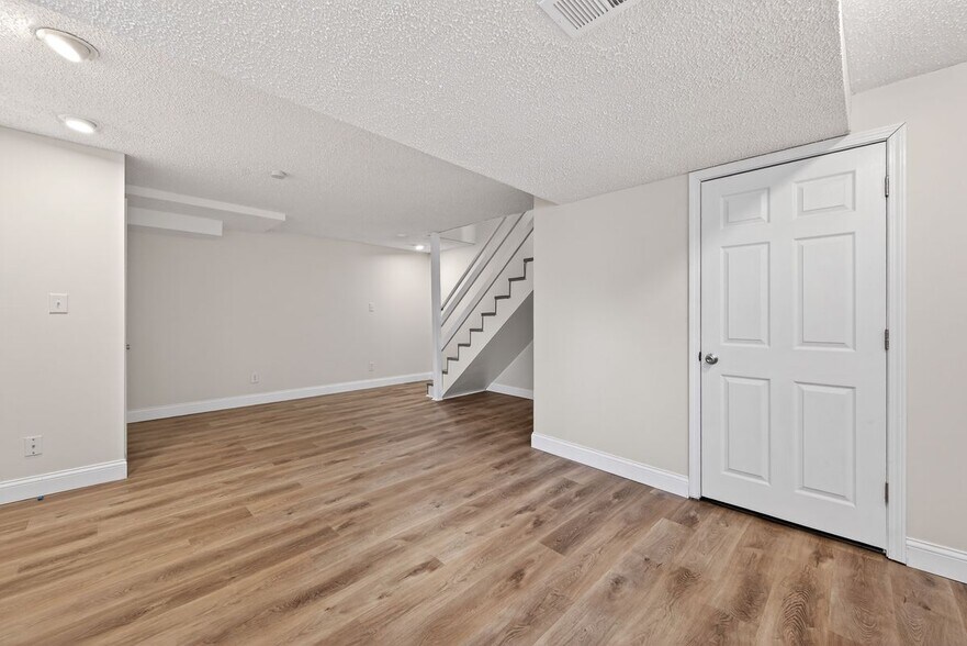 Building Photo - 1447 Pepperdine Ct