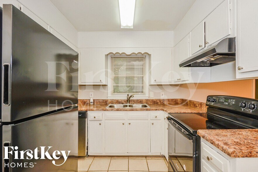 Building Photo - 525 Jefferson Ave