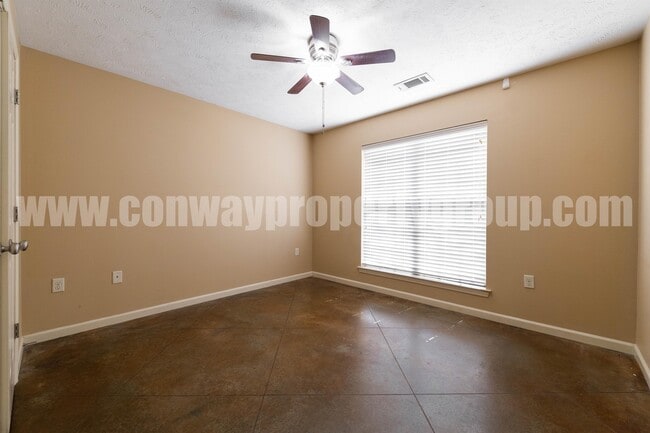 Building Photo - 2820 Longbow Ln