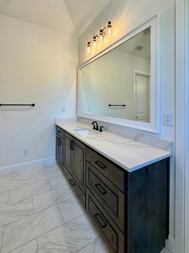 Building Photo - Reata Ranch Home - Peaster ISD