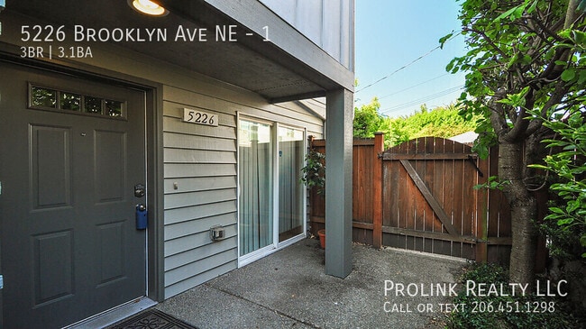 Building Photo - 5226 Brooklyn Ave NE