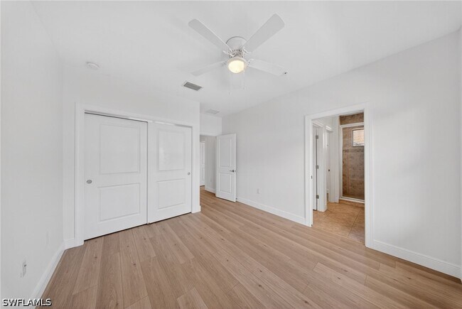 Building Photo - 1435 Santiago Cir