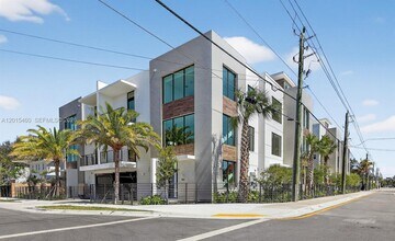 Building Photo - 515 NE 61st St