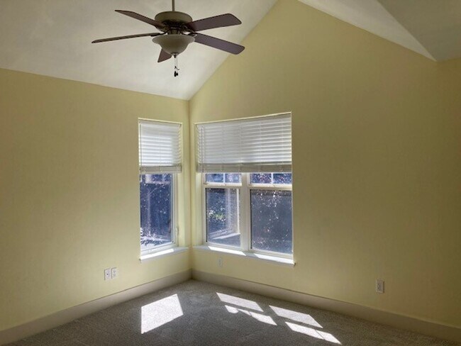 Building Photo - Charming in the Heart of Bozeman