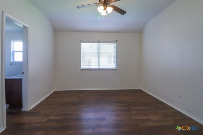 Building Photo - 7819 Bridgepointe Dr
