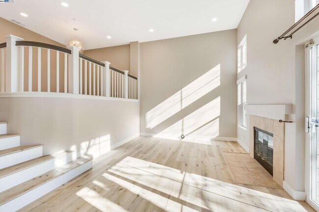 Building Photo - 4579 Mangrove Dr