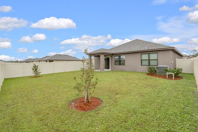 Building Photo - 2214 Capital Dr