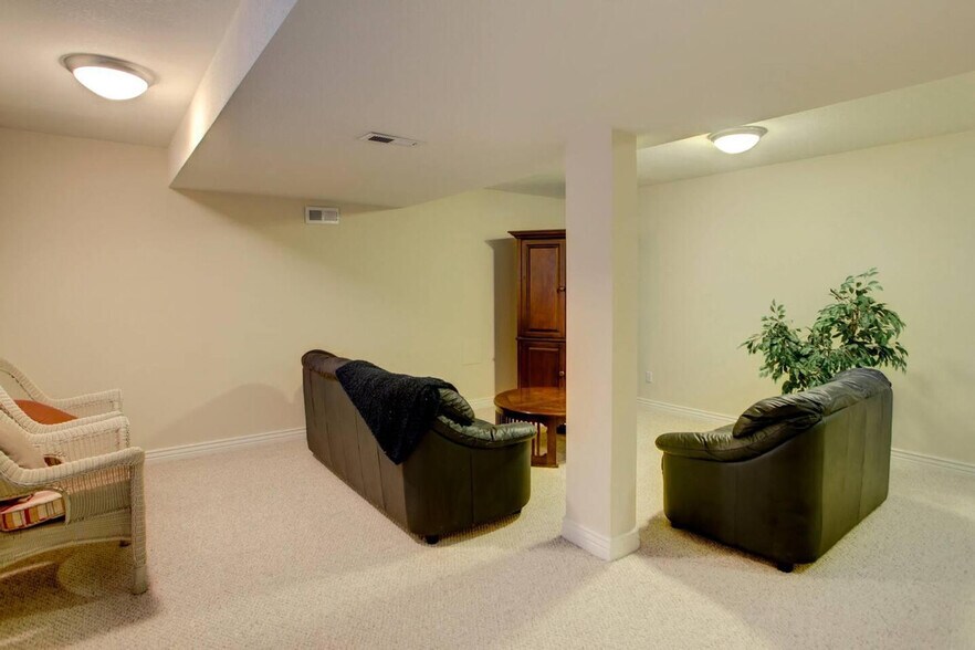 Building Photo - 2102 S Sherman St