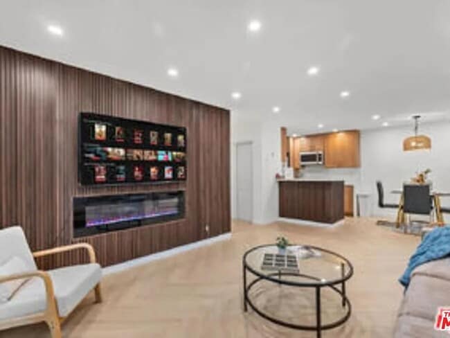 Building Photo - 4710 Park Granada