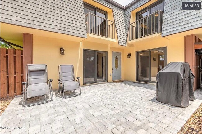 Building Photo - 3808 Saxon Dr