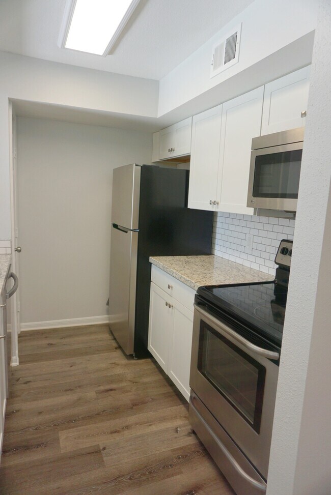 Building Photo - 18617 Egret Bay Blvd