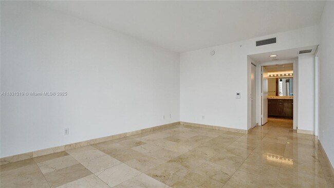 Building Photo - 21055 Yacht Club Dr