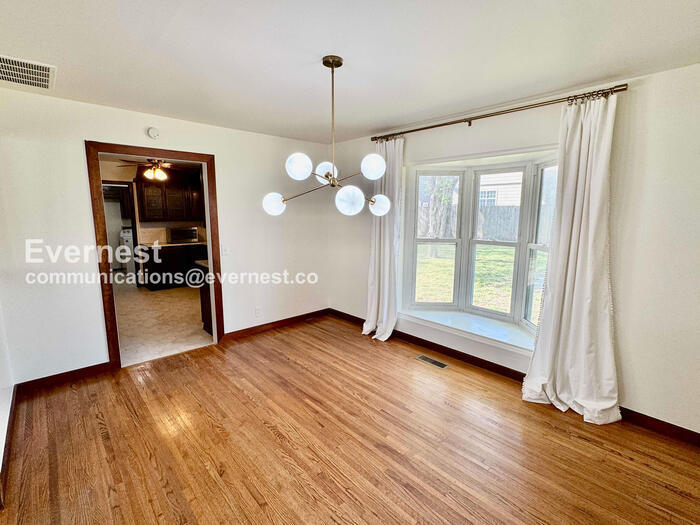 Building Photo - 11811 E 91st St