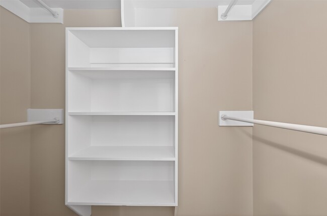 Building Photo - 1010 Valley Ranch Dr