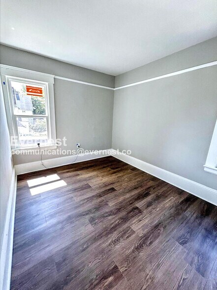 Building Photo - 2216 E 82nd St