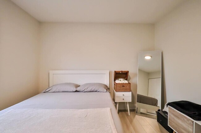 Building Photo - 713 Green Mountain Ct