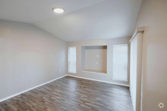 Building Photo - 390 Shady Ln Dr