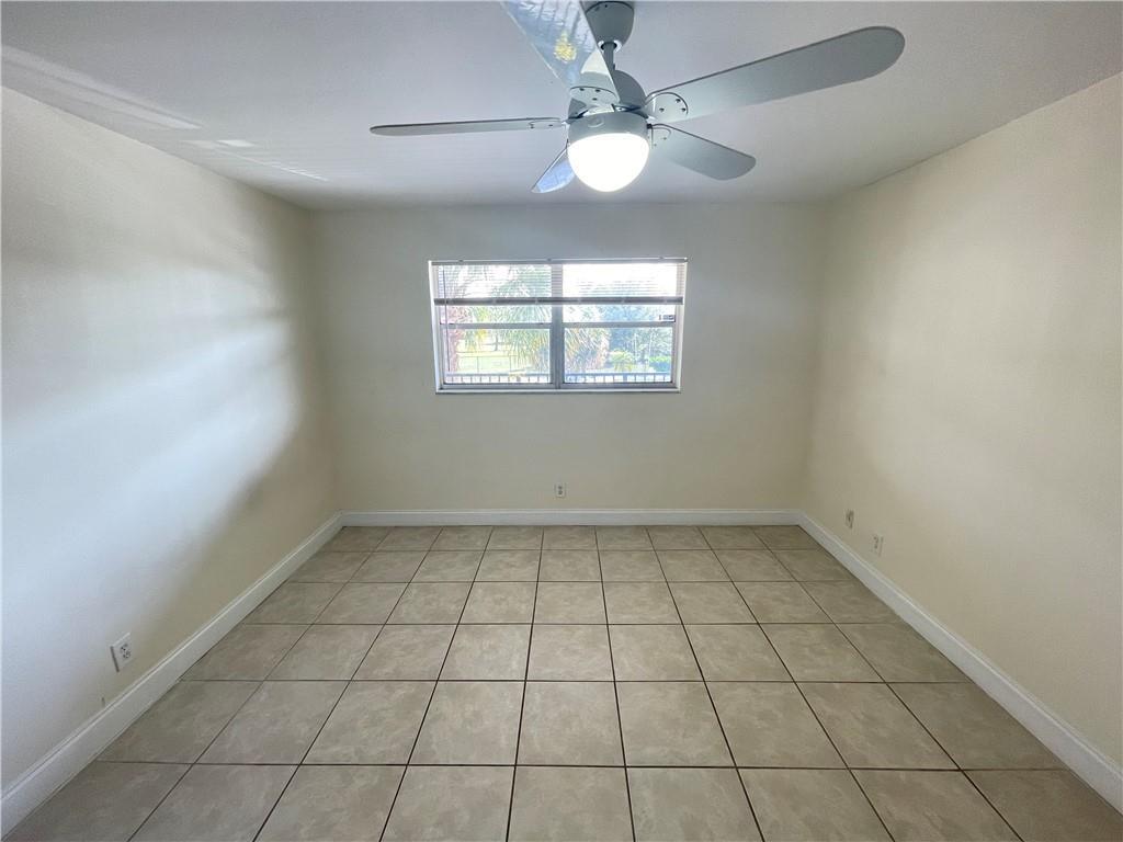 Building Photo - 8051 Colony Cir S