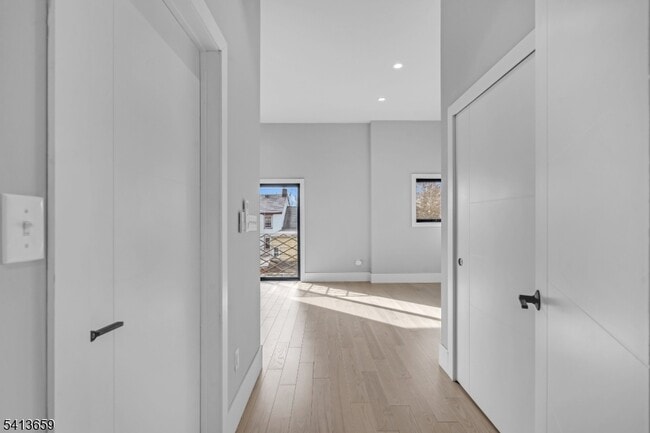 Building Photo - 10 McCready's Alley