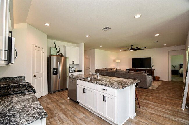 Building Photo - 3008 Bur Lndg Ln