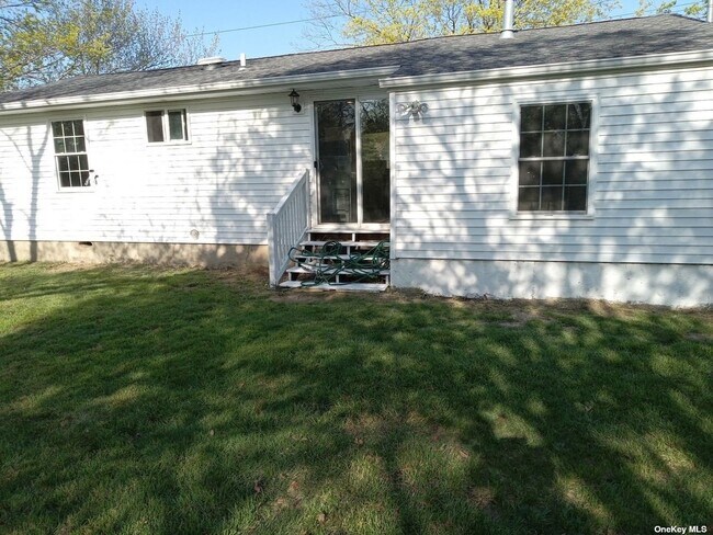 Building Photo - 648 Taylor Ave