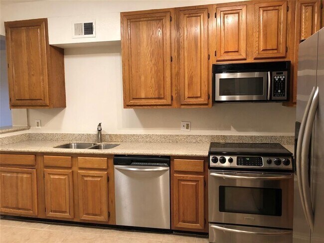 Building Photo - 2211 S Braeswood Blvd