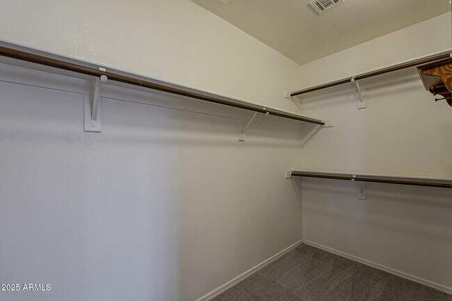 Building Photo - 927 W Azalea Pl