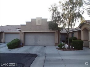 Building Photo - Wonderful 1 Story, 3 Bedroom Townhouse wit...