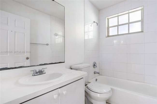 Building Photo - 415 NW 60th Way