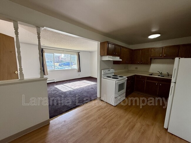 Building Photo - 1503 E Baker St