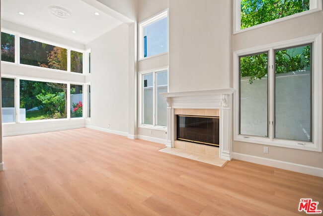 Building Photo - 4324 Park Verdi