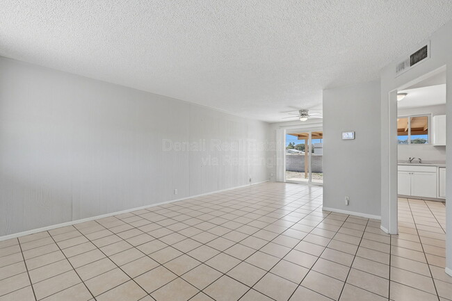 Building Photo - 210 S Alandale Pl