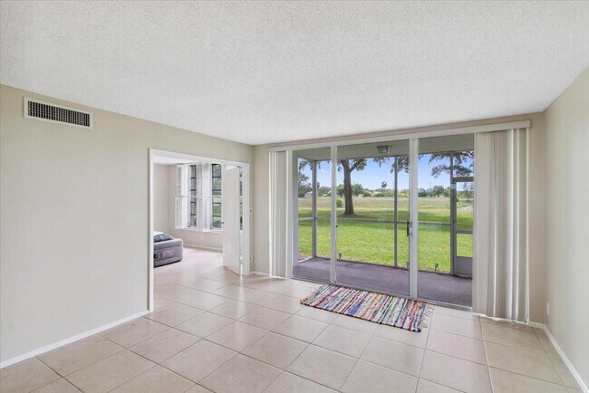 Building Photo - 3080 N Course Dr