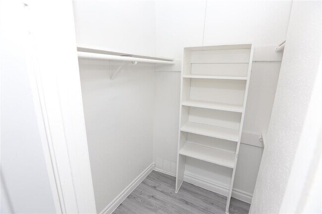 Building Photo - 2700 Westridge St