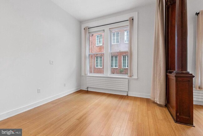 Building Photo - 727 S 7th St