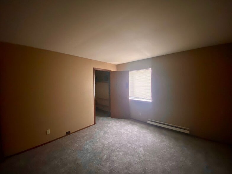 Building Photo - 302 Whispering Pines Way