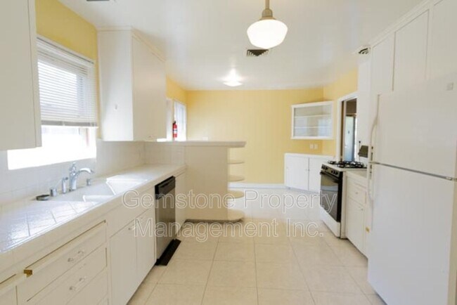 Building Photo - 4947 63rd St