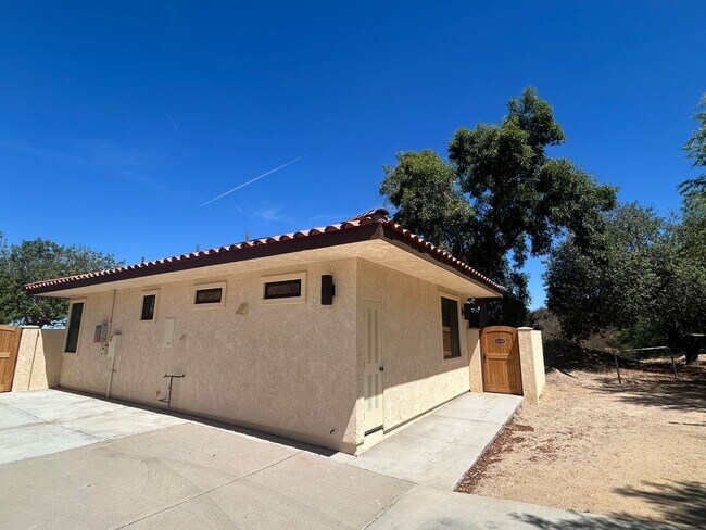 Building Photo - 37420 Leta Dr