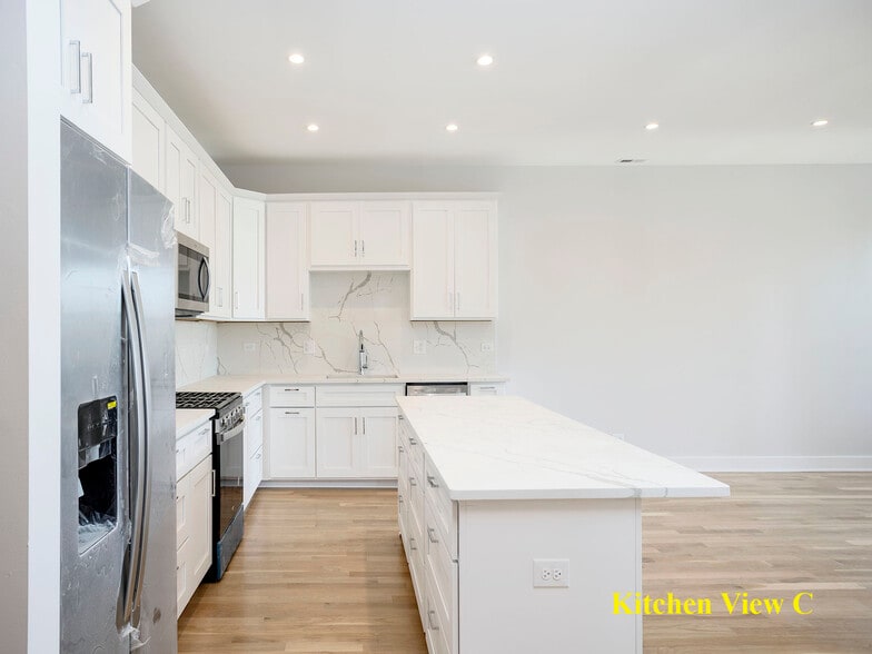 Building Photo - 6103 S Kenwood Ave