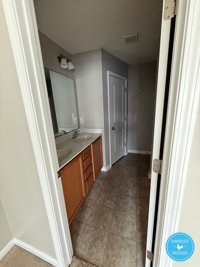 Building Photo - 3721 Landshire View Lane