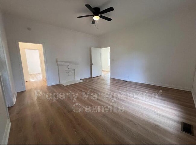 Building Photo - 17 Henry St