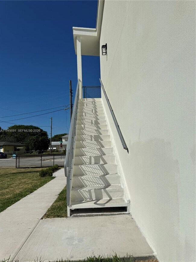 Building Photo - 526 NW 6th St