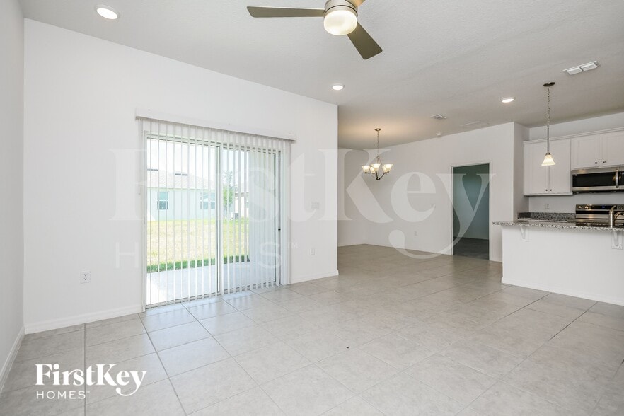 Building Photo - 1189 Spokane Pt