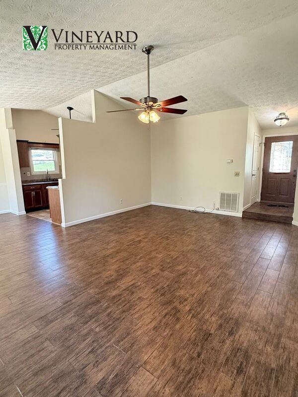 Building Photo - 1907 Grant Ln