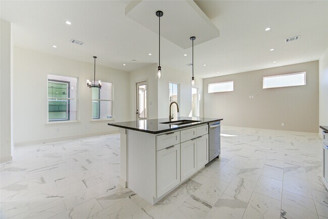 Building Photo - 2931 El Fenice Ln