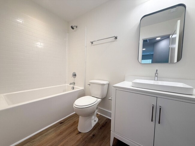 Building Photo - 3 Bedroom Home with 2 Car Garage and Resort Style Pool Access