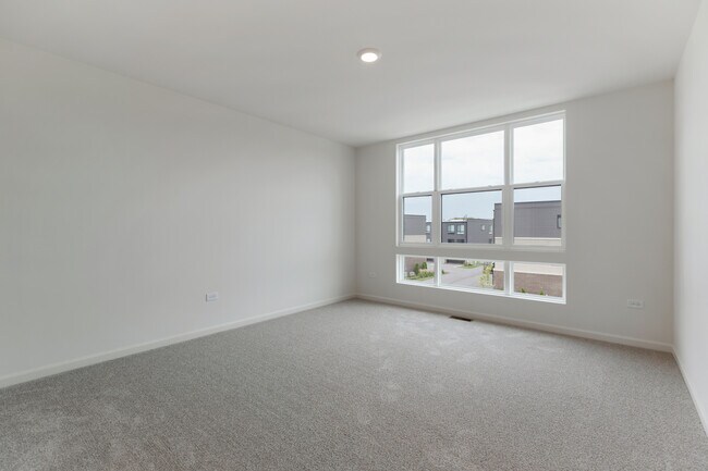 Building Photo - 1289 Lakepointe Dr