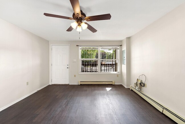 Building Photo - 338 Johnston Ave