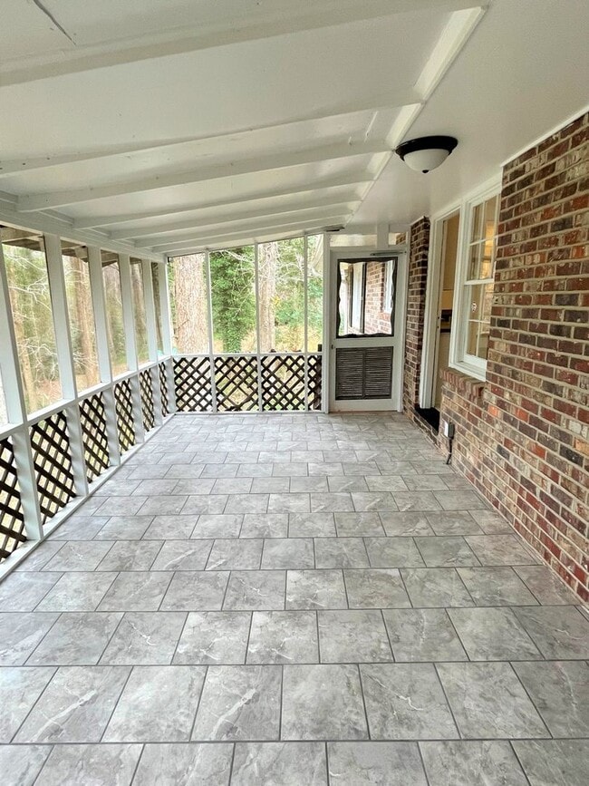 Building Photo - West Athens 4br House for Rent